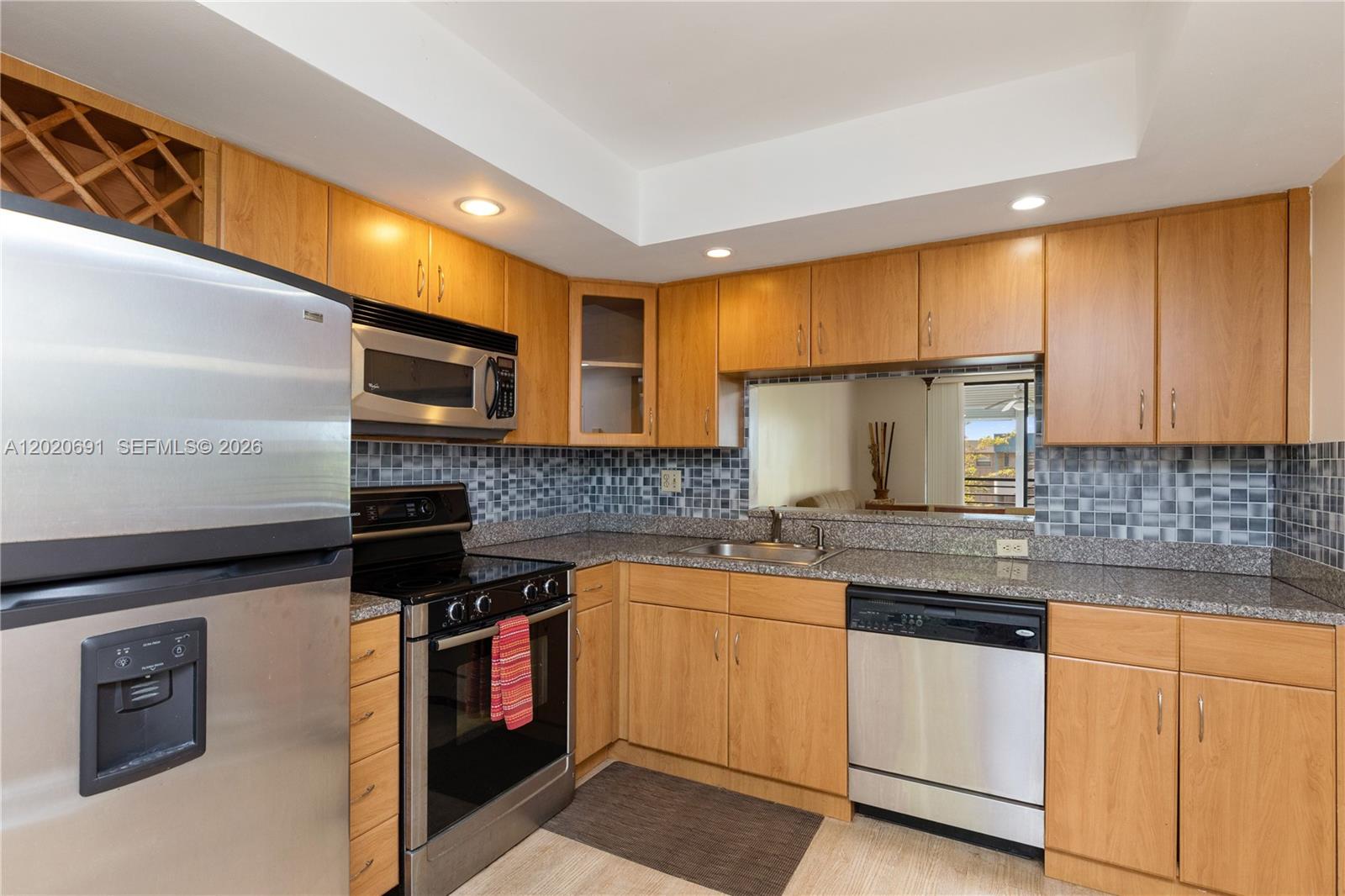 COLONY POINT 6 CONDO - Residential