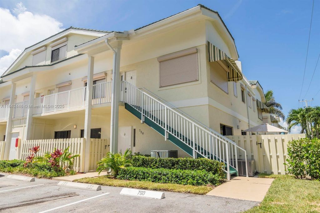 Photo of 720 S Bella Vista Ct S #20, Jupiter, FL 33477 (MLS # A11842448)