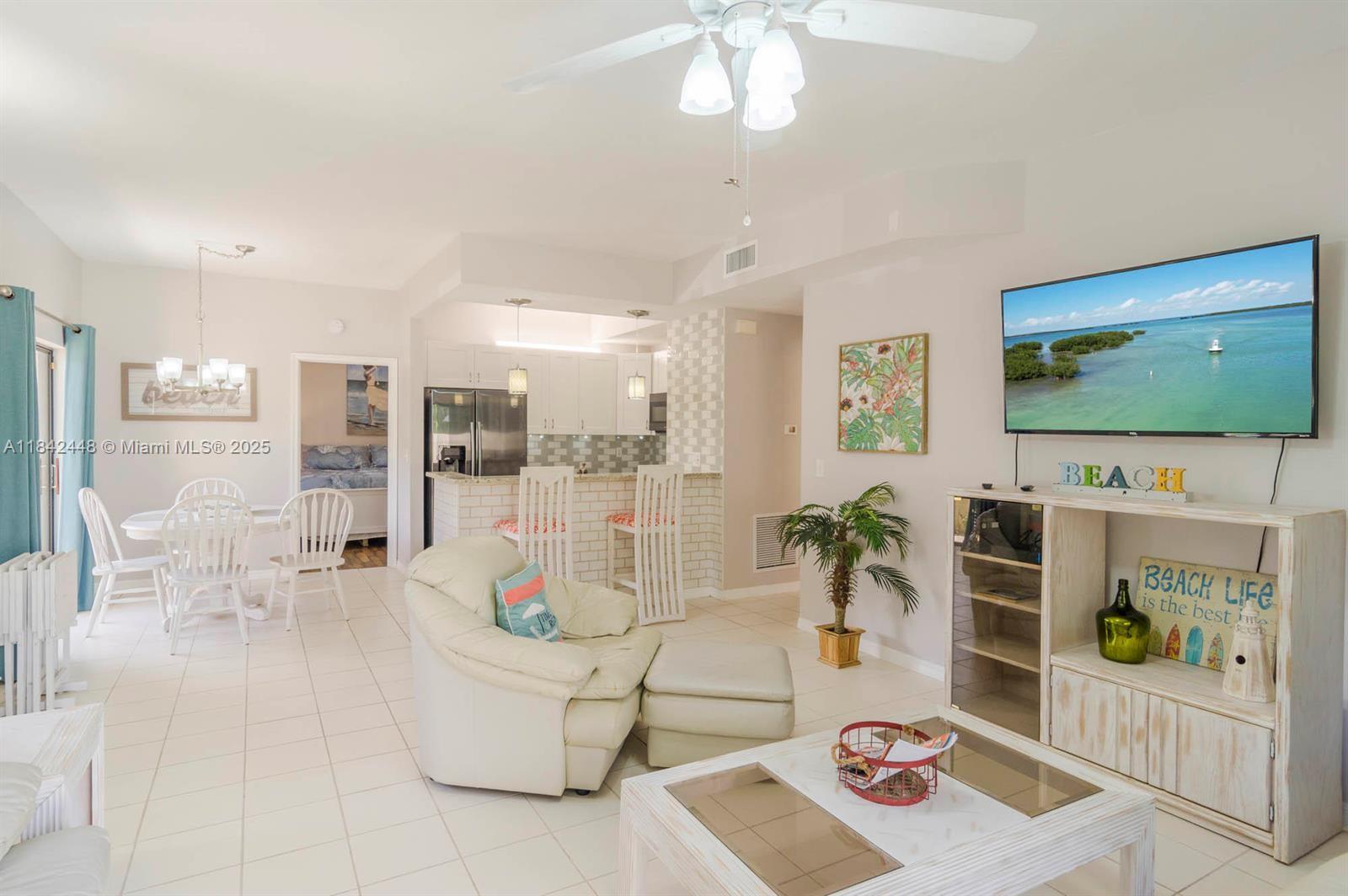720 S Bella Vista Ct S 20, Jupiter, FL, 33477/$649,500 2 720 S Bella Vista Ct S 20