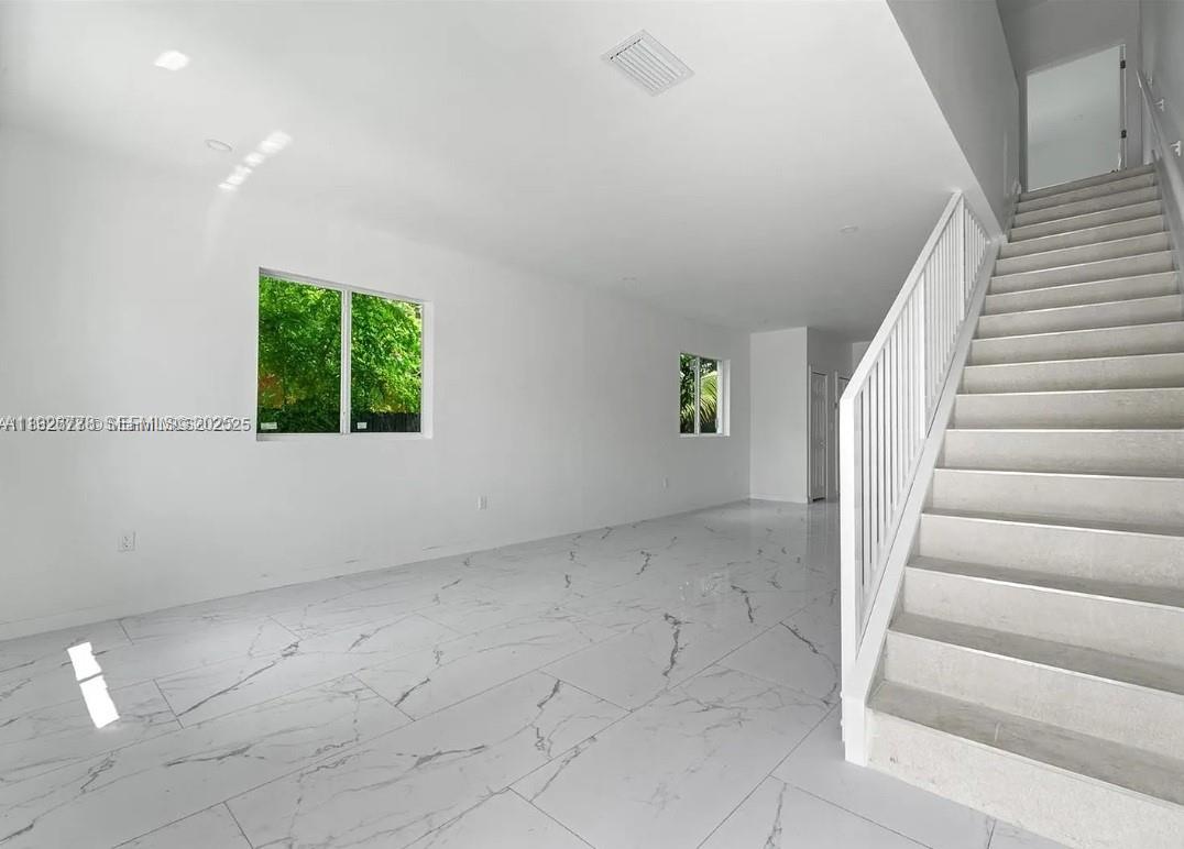 COLLIER CITY - Residential Lease