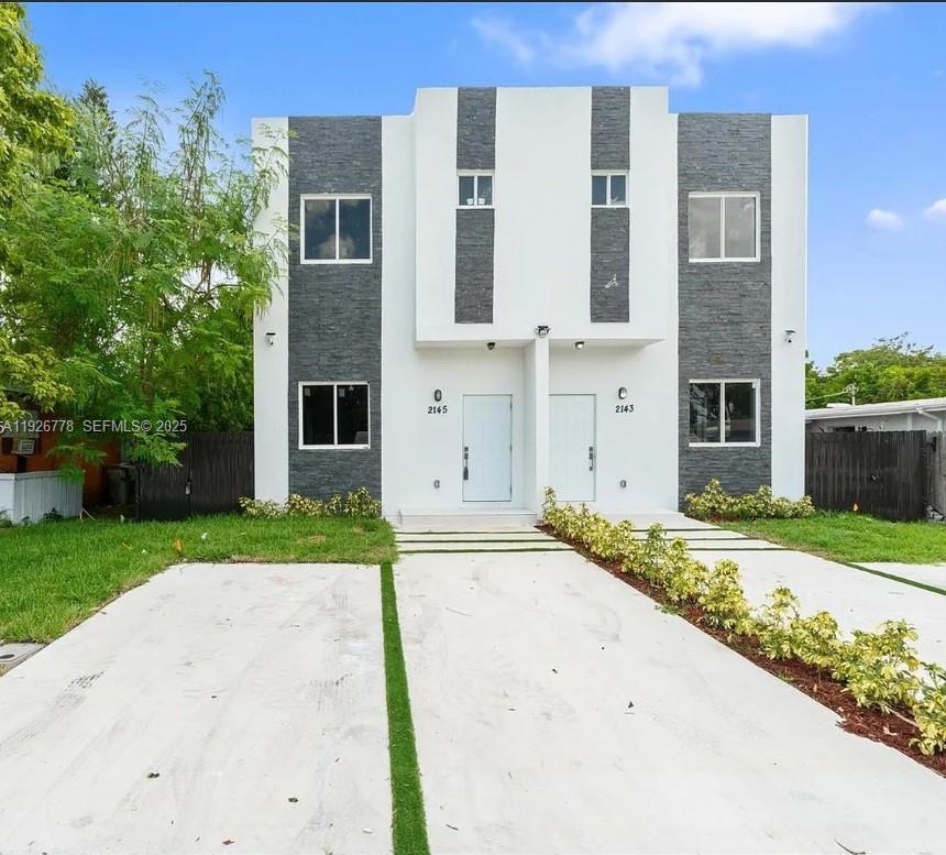 2145 NW 4th St 2145
