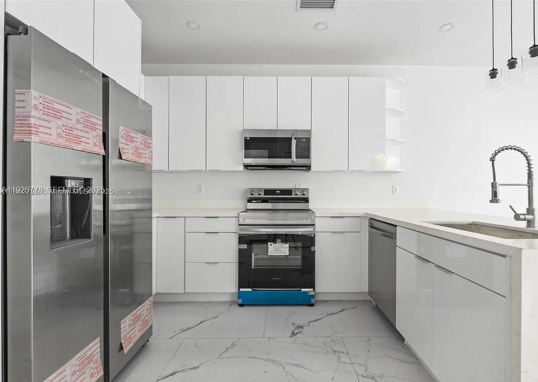 COLLIER CITY - Residential Lease