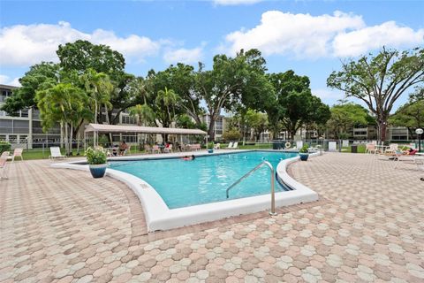 A home in Lauderdale Lakes