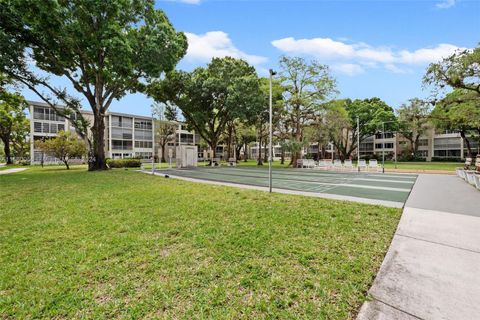 A home in Lauderdale Lakes