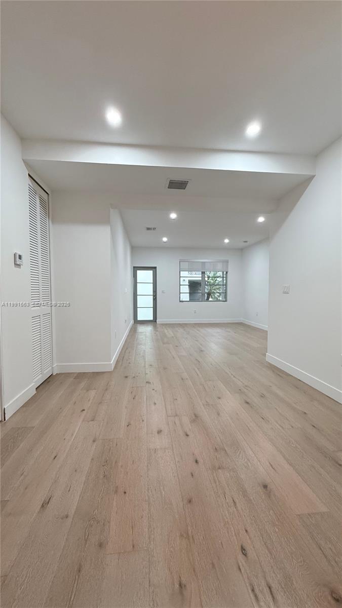 MID GOLF SUB - Residential Lease