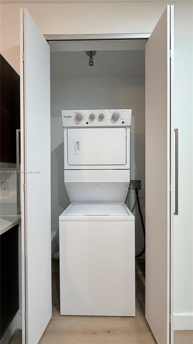MID GOLF SUB - Residential Lease