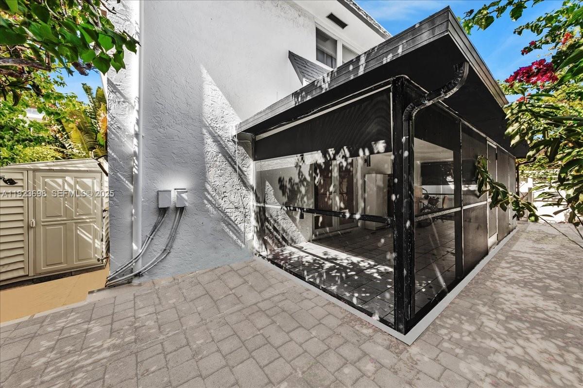 HOLLYWOOD CENTRAL BEACH - Residential Lease