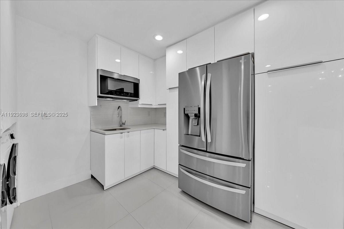 HOLLYWOOD CENTRAL BEACH - Residential Lease