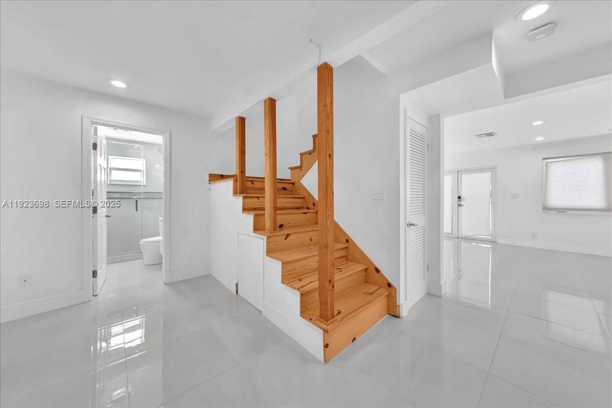 HOLLYWOOD CENTRAL BEACH - Residential Lease