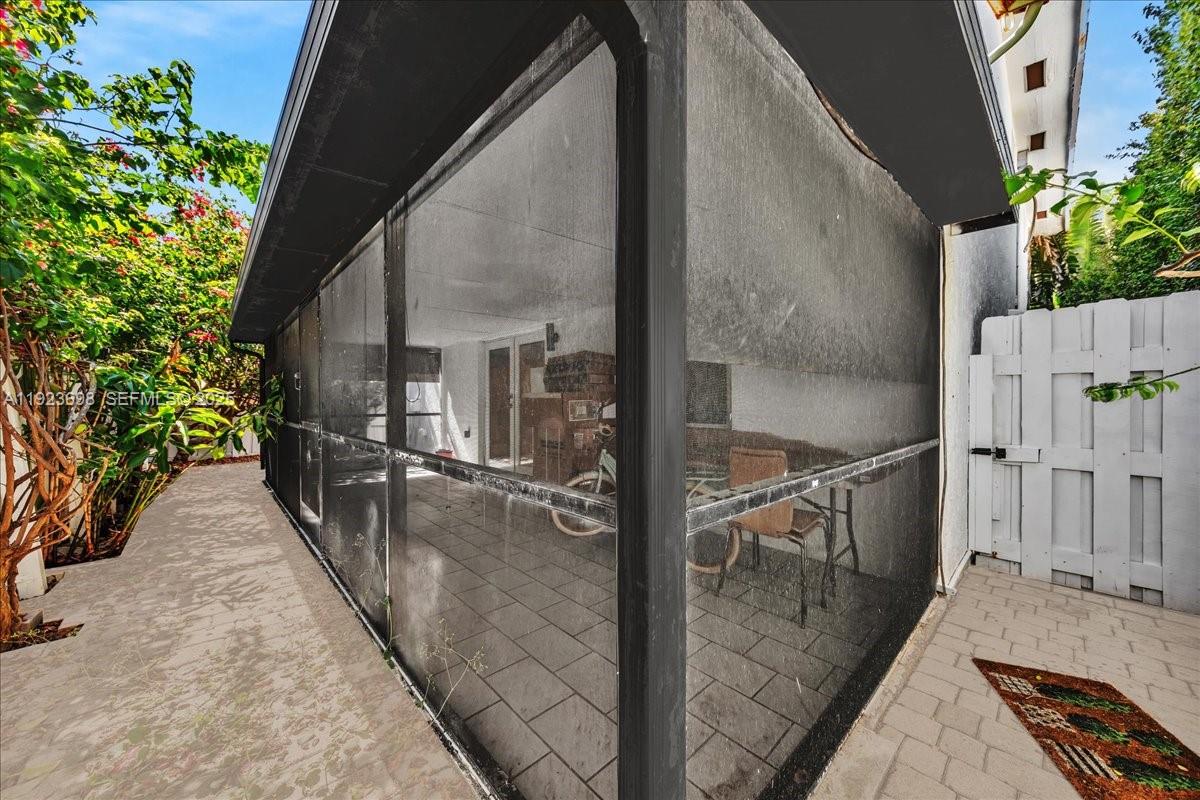 HOLLYWOOD CENTRAL BEACH - Residential Lease