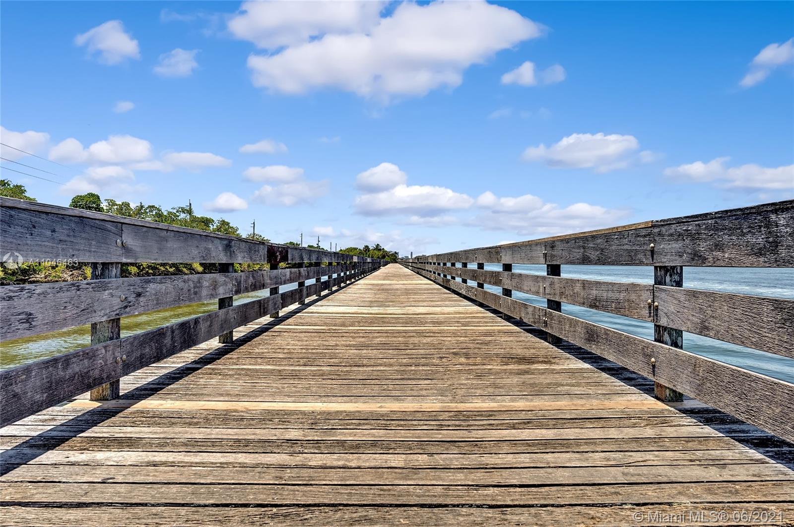 HOLLYWOOD CENTRAL REACH - Residential