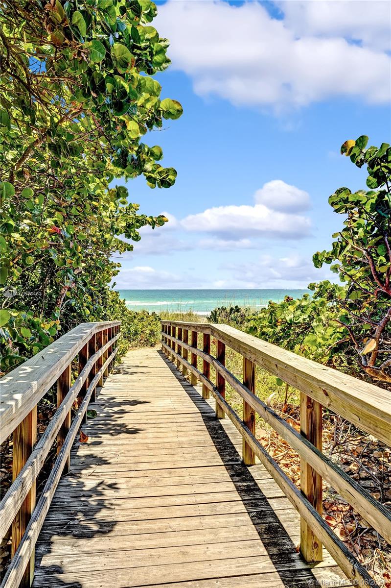 HOLLYWOOD CENTRAL REACH - Residential