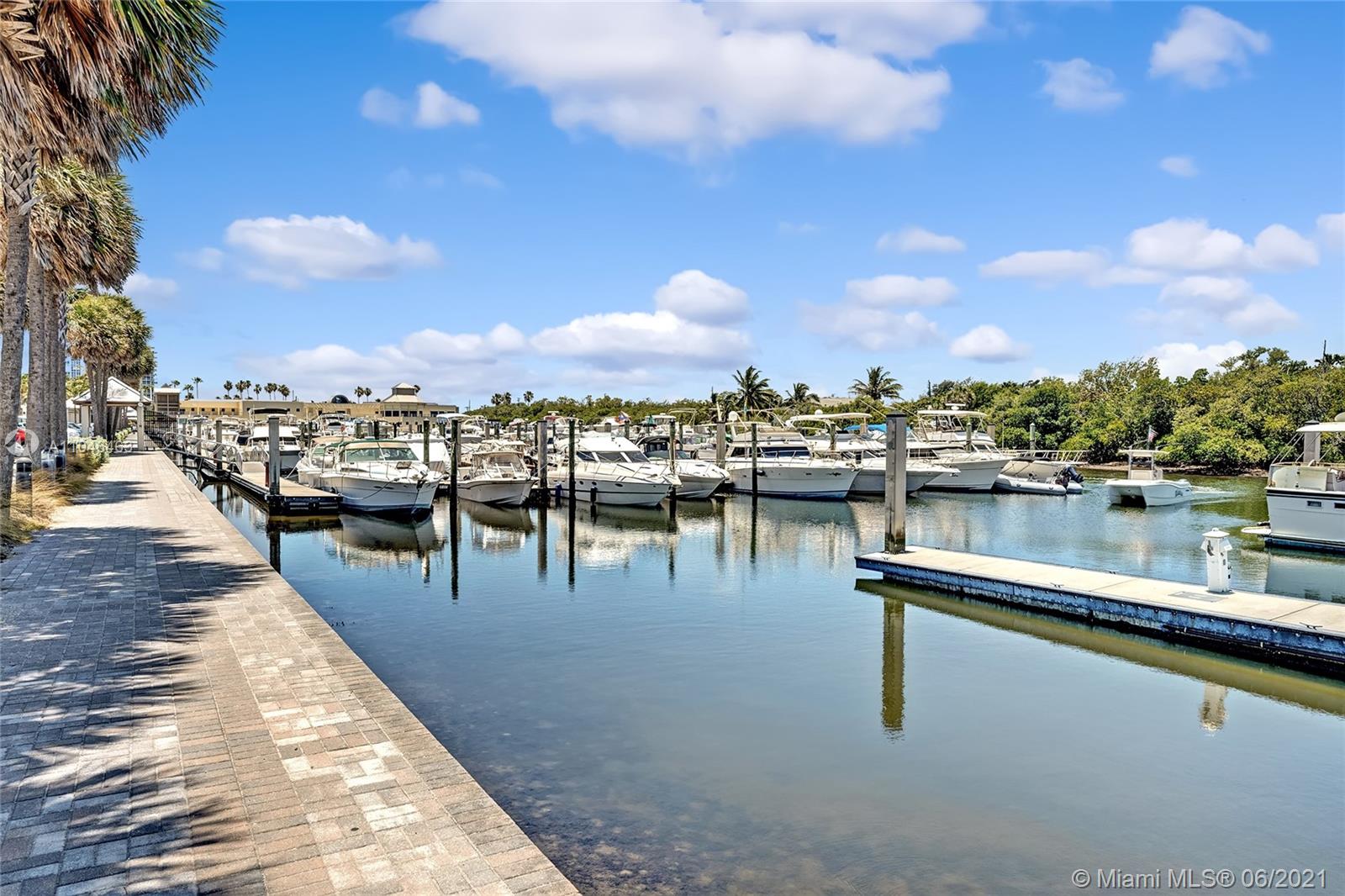 HOLLYWOOD CENTRAL REACH - Residential