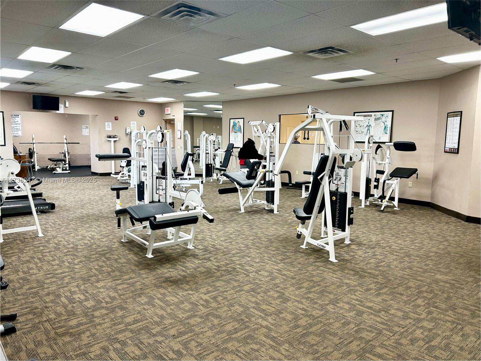 HOLLYBROOK GOLF AND - Residential