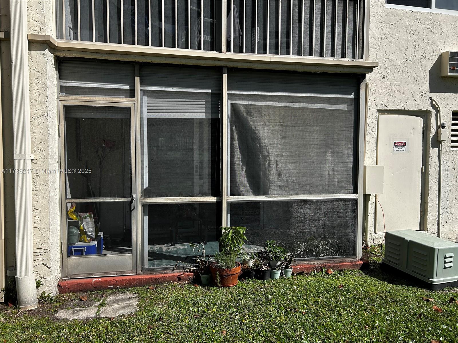 HOLLYBROOK GOLF AND - Residential