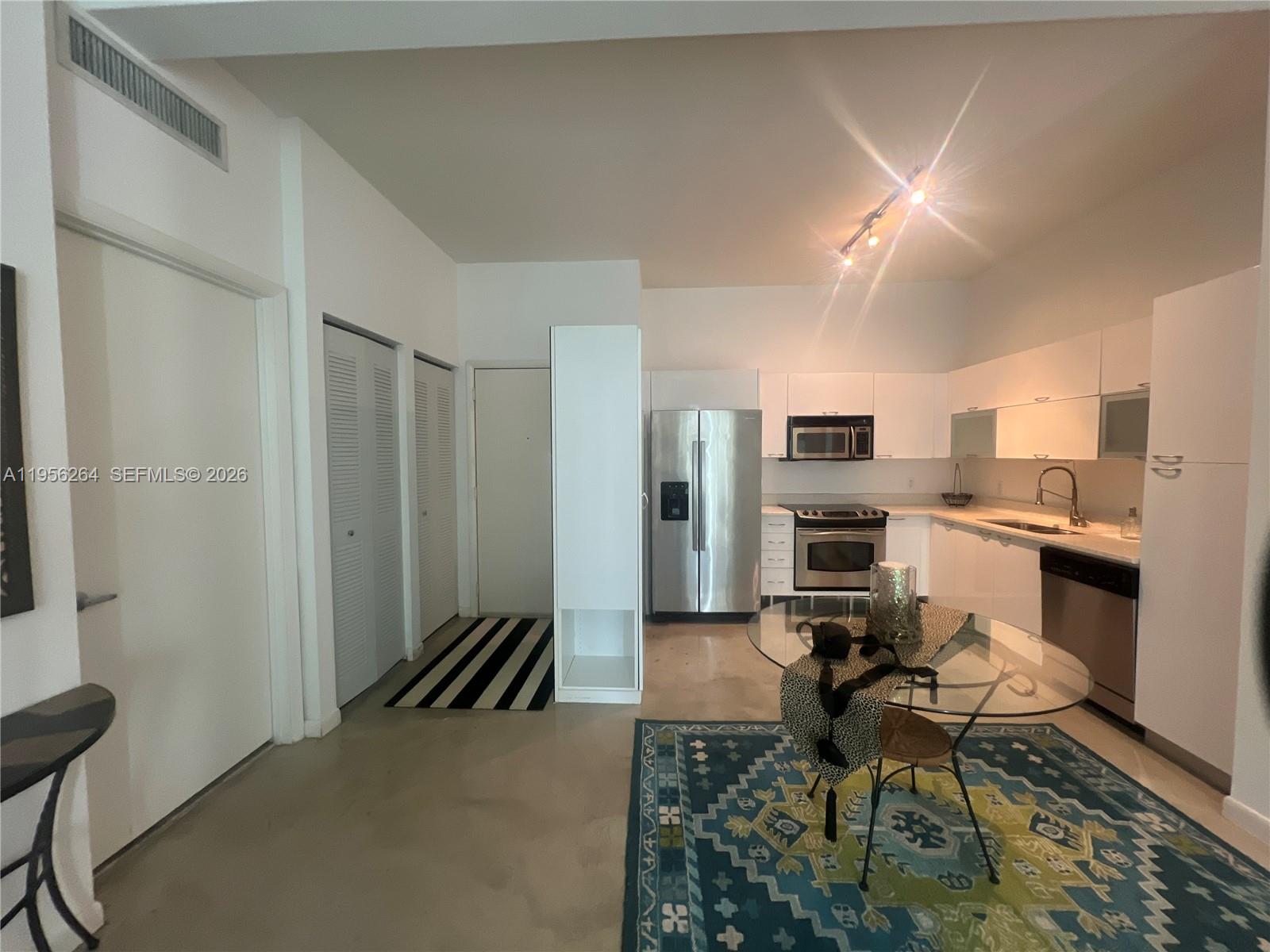 THE LOFT DOWNTOWN CONDO - Residential