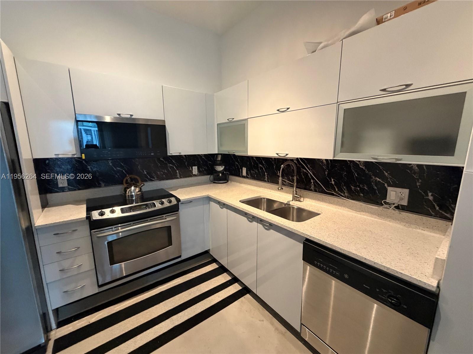 THE LOFT DOWNTOWN CONDO - Residential