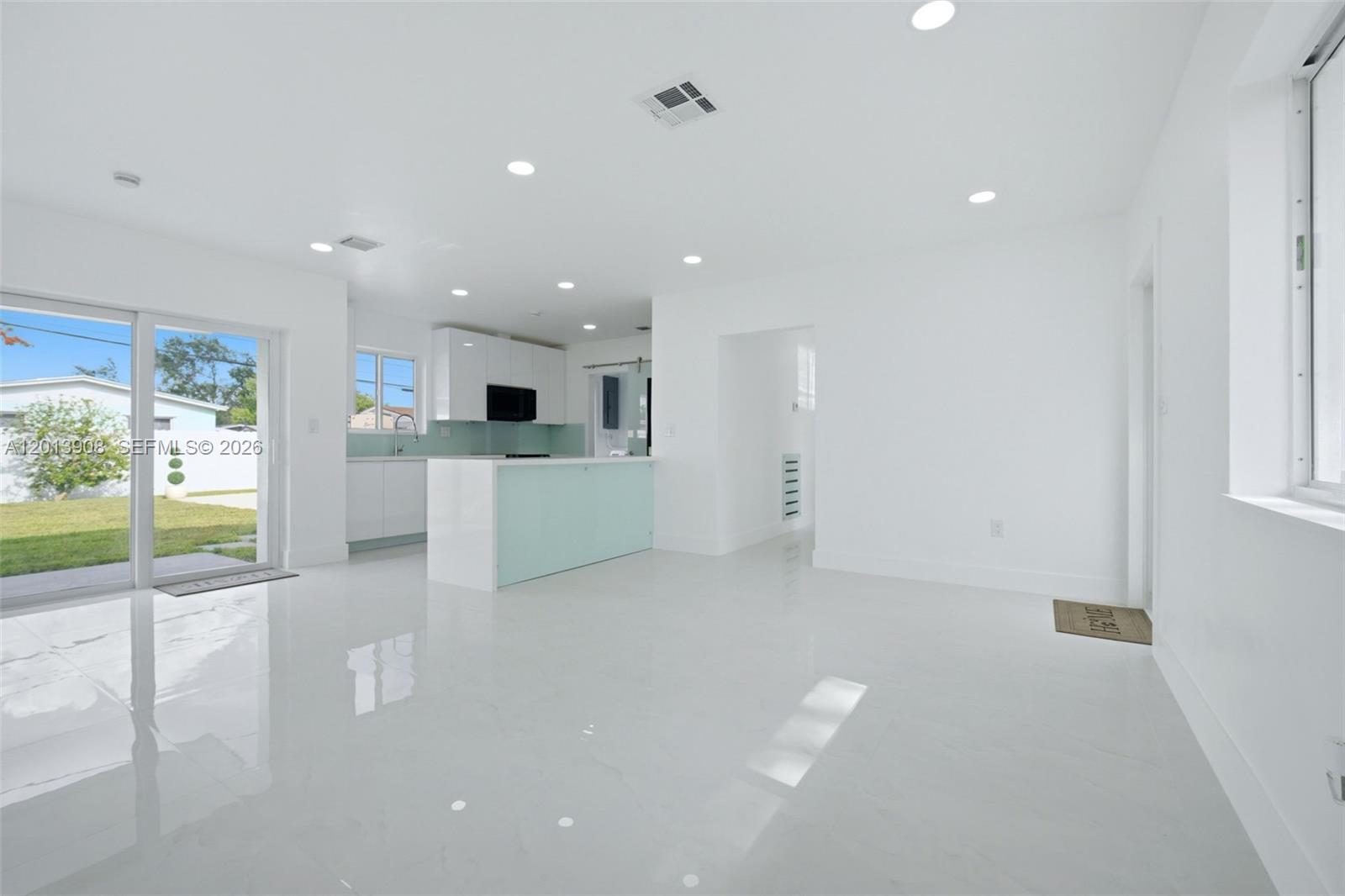 321 N 69th Ave