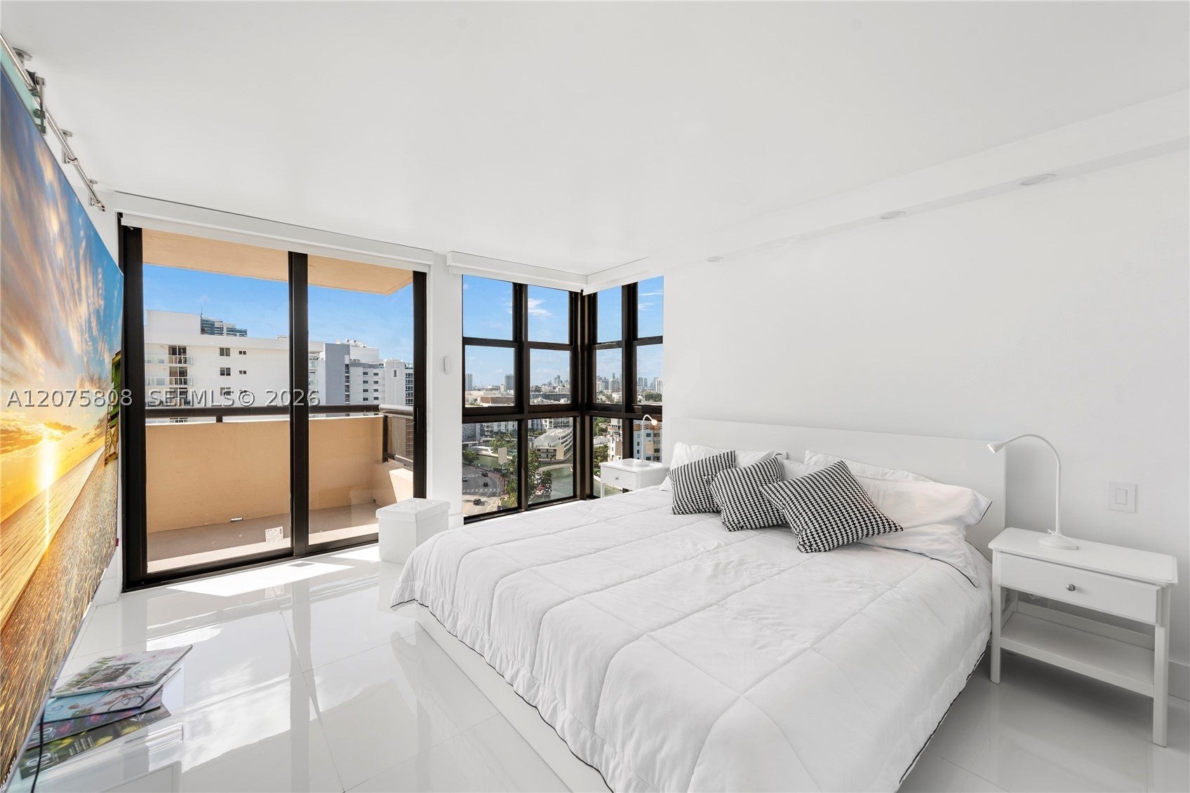 2555 Collins Ave 1714
