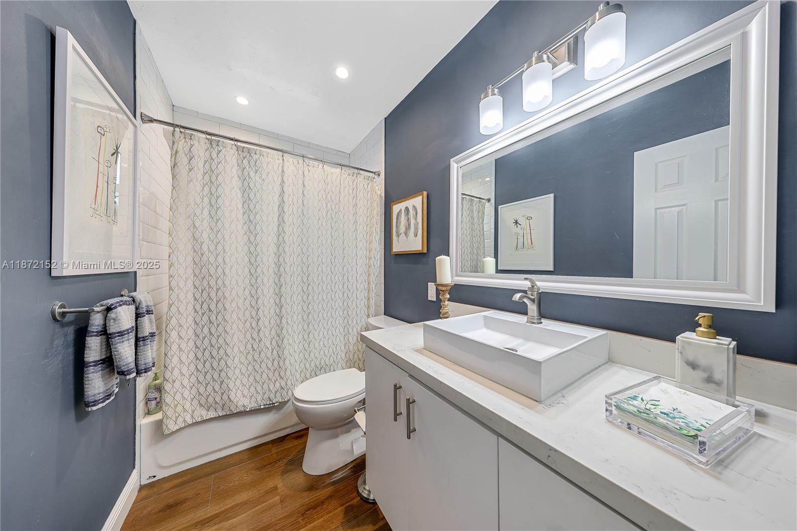 DARLINGTON MANOR - Residential