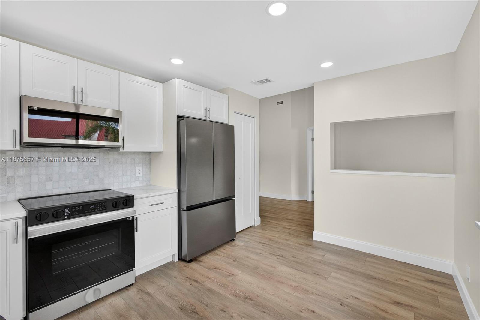 LEXINGTON GREEN CONDO - Residential