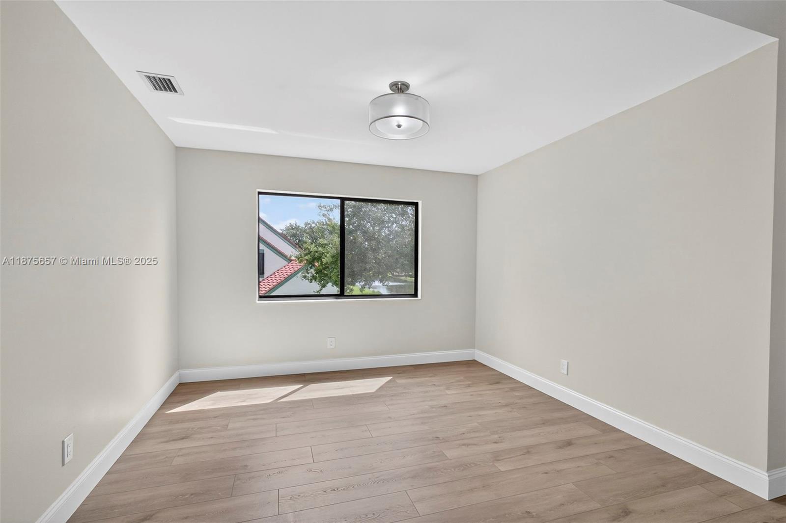 LEXINGTON GREEN CONDO - Residential