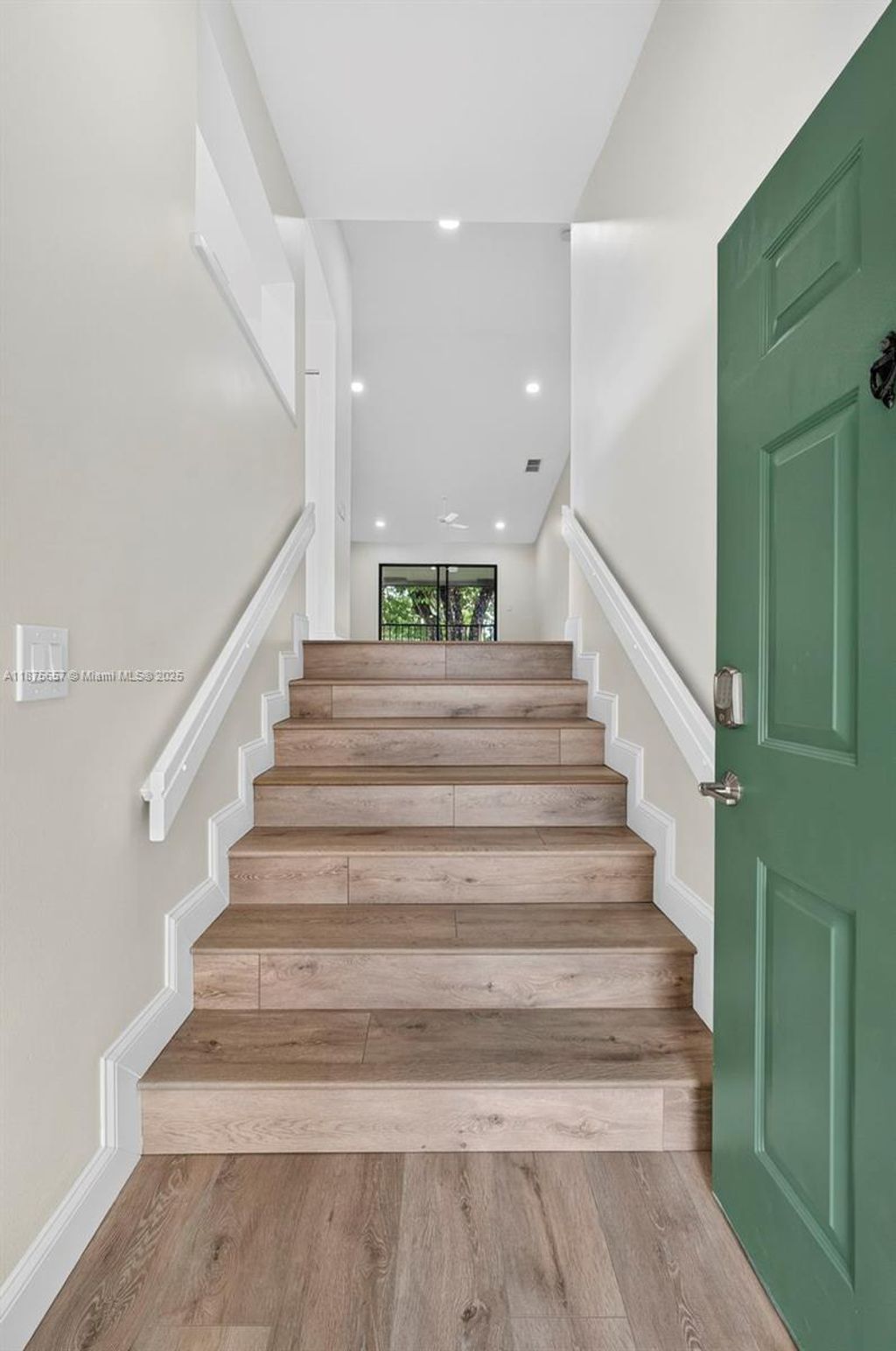 Photo of 19 W Lexington Ln W #E, Palm Beach Gardens, FL 33418 (MLS # A11875657)