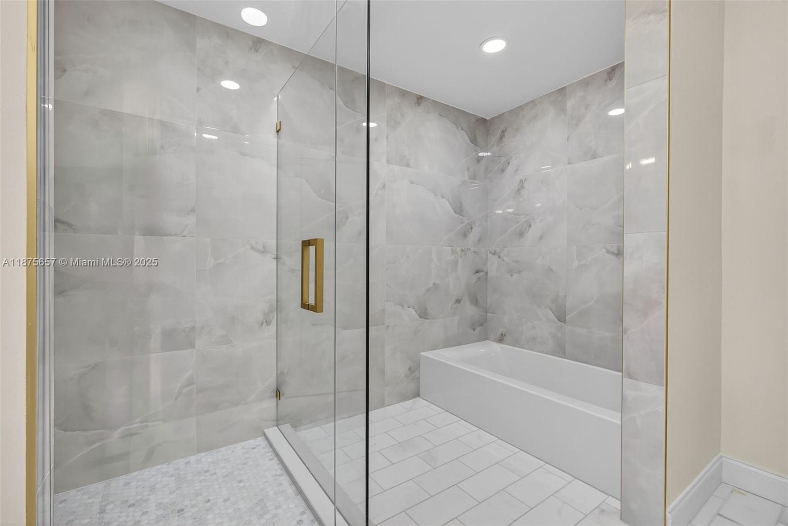 LEXINGTON GREEN CONDO - Residential