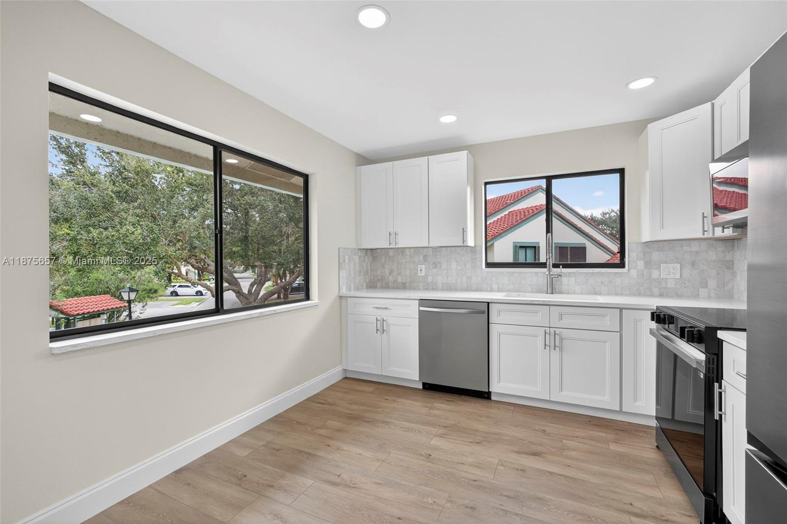 LEXINGTON GREEN CONDO - Residential