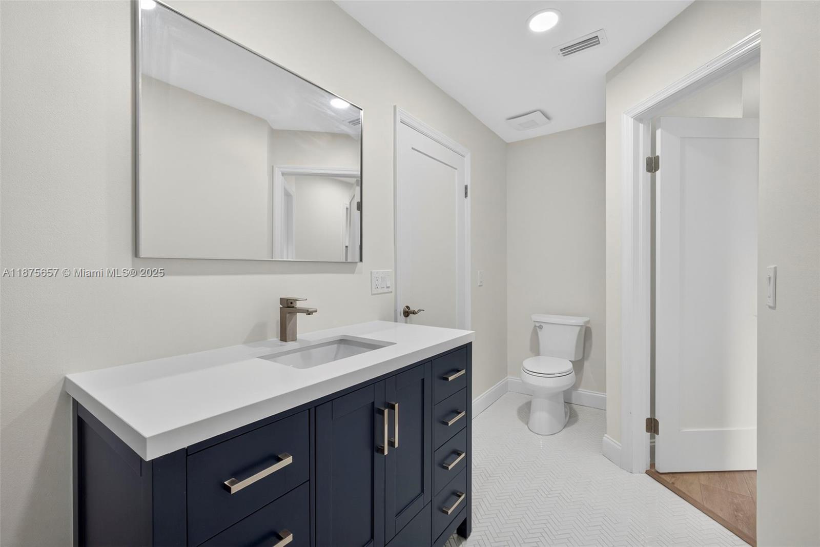 LEXINGTON GREEN CONDO - Residential