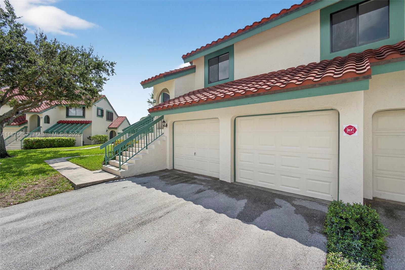 LEXINGTON GREEN CONDO - Residential