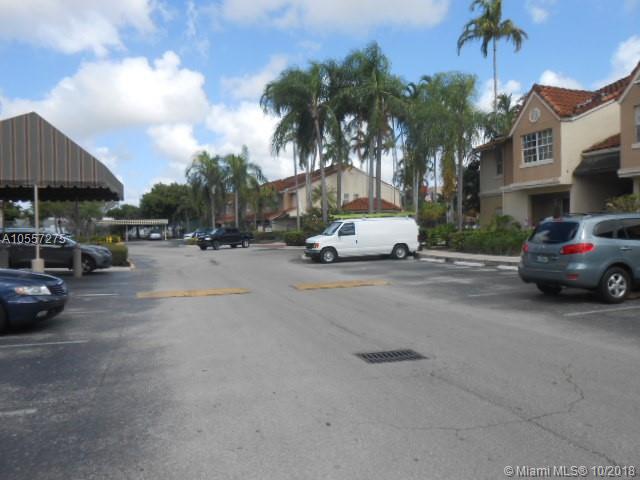 LA HACIENDA COUNTRY CLUB - Residential