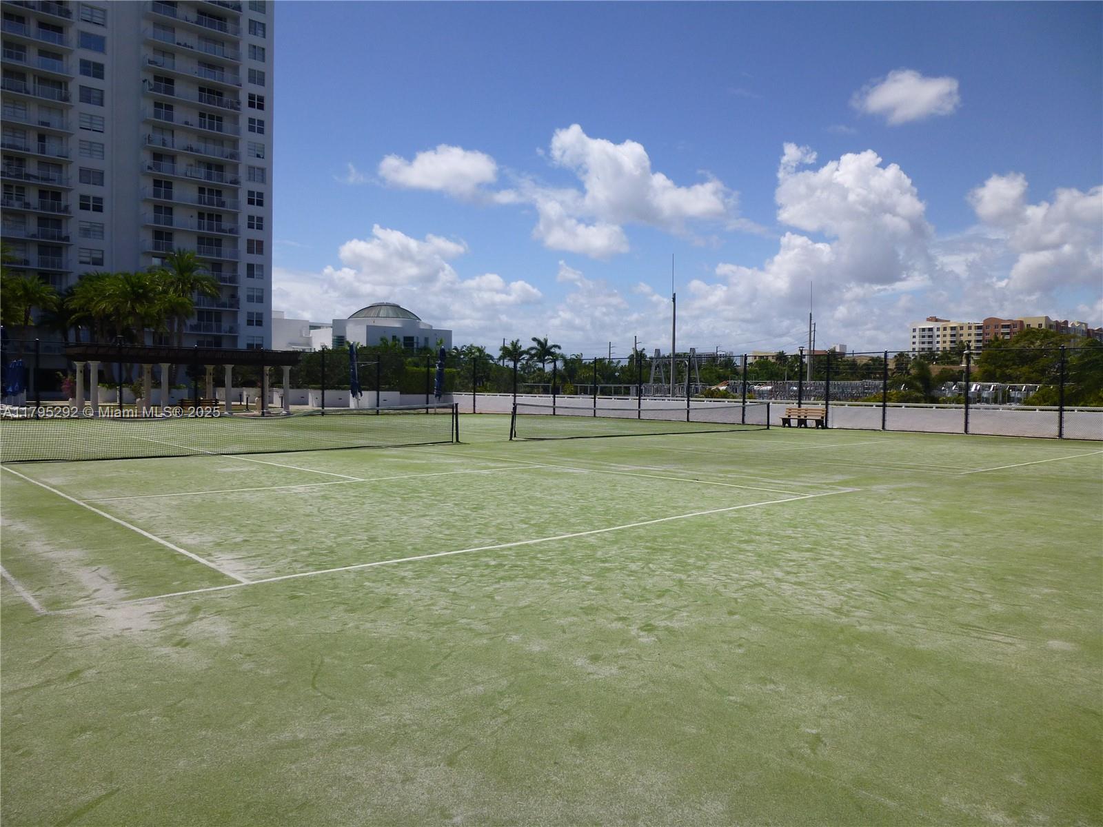 ADMIRALS PORT CONDO WEST - Residential