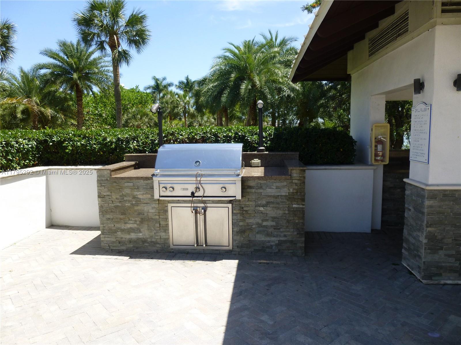 ADMIRALS PORT CONDO WEST - Residential