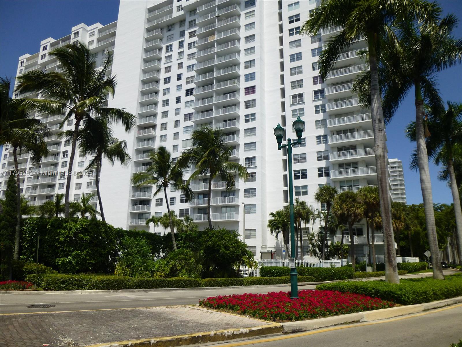 2801 Ne 183rd St 1507W, Aventura, Miami-Dade County, Florida - 2 Bedrooms  
2 Bathrooms - 