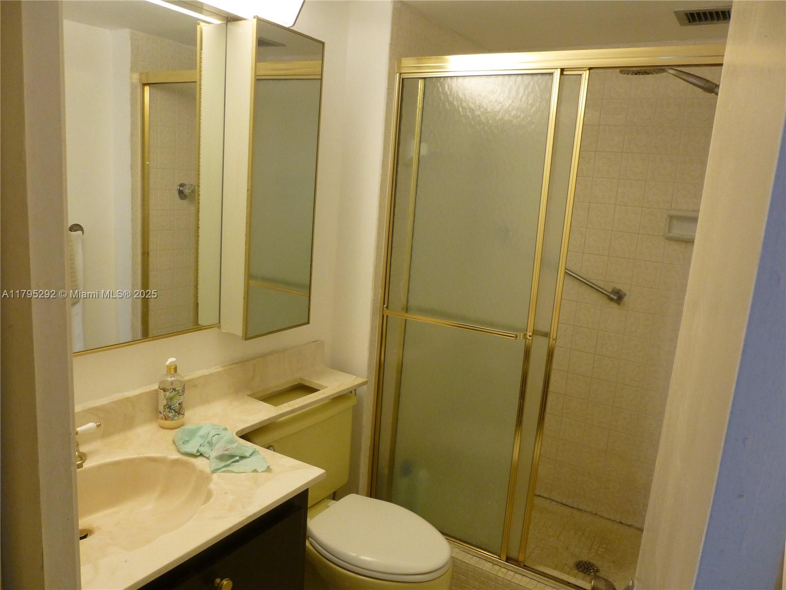 ADMIRALS PORT CONDO WEST - Residential