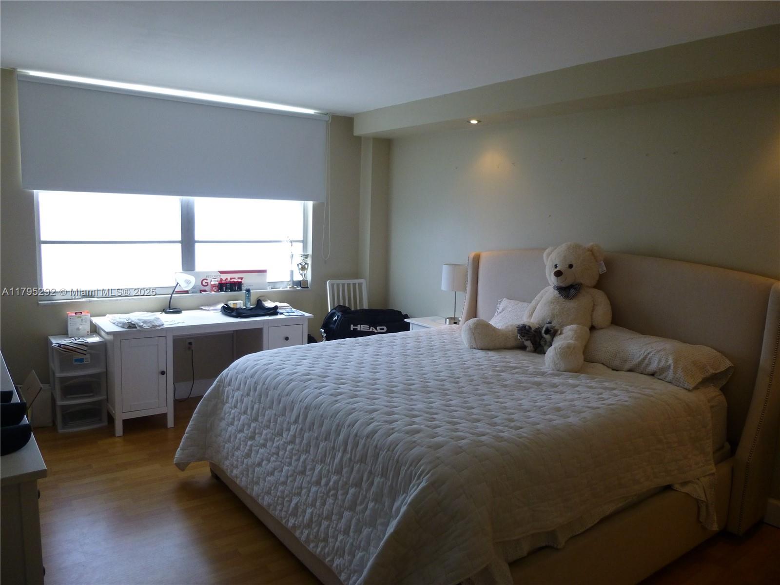 ADMIRALS PORT CONDO WEST - Residential