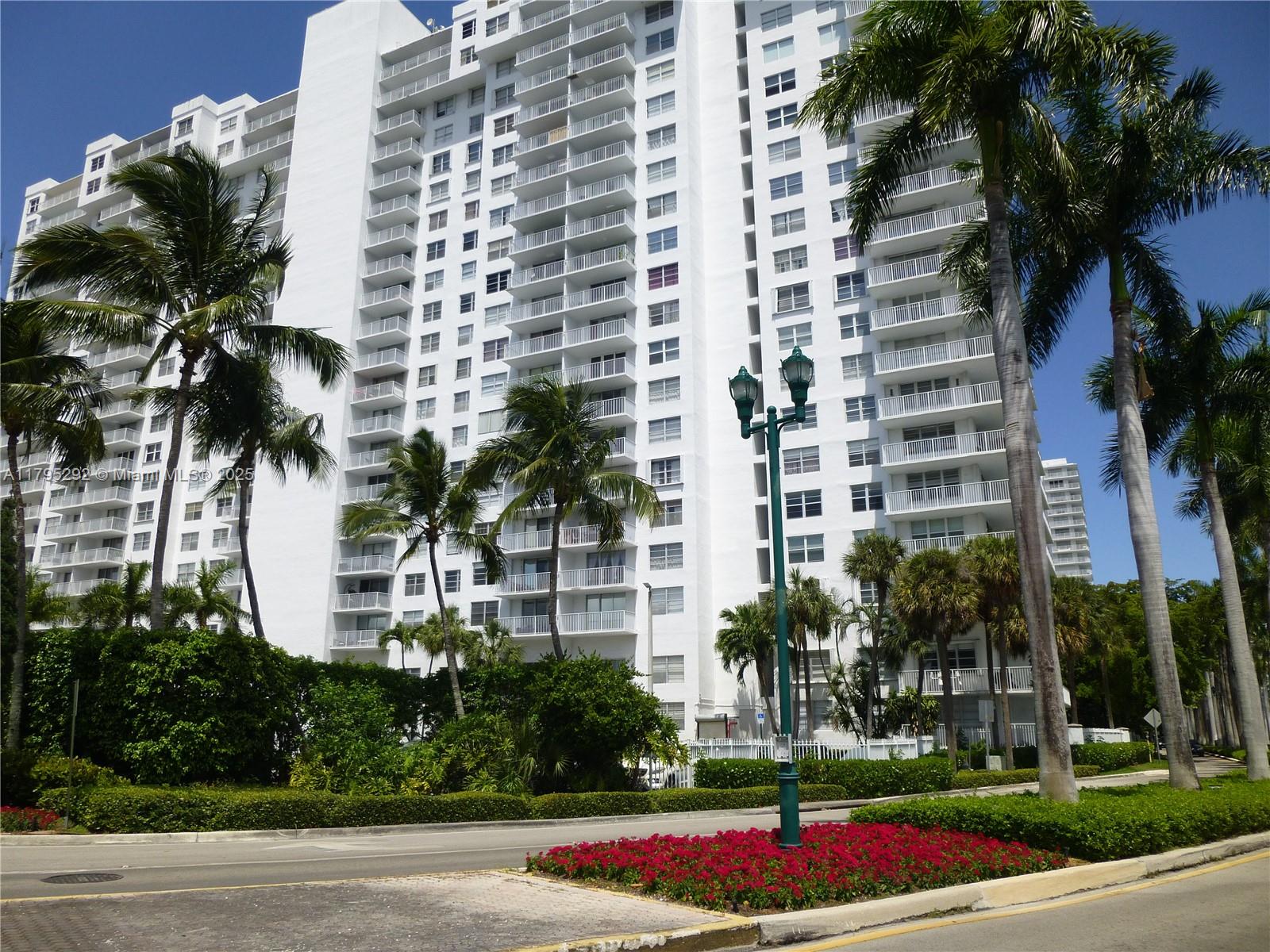 ADMIRALS PORT CONDO WEST - Residential