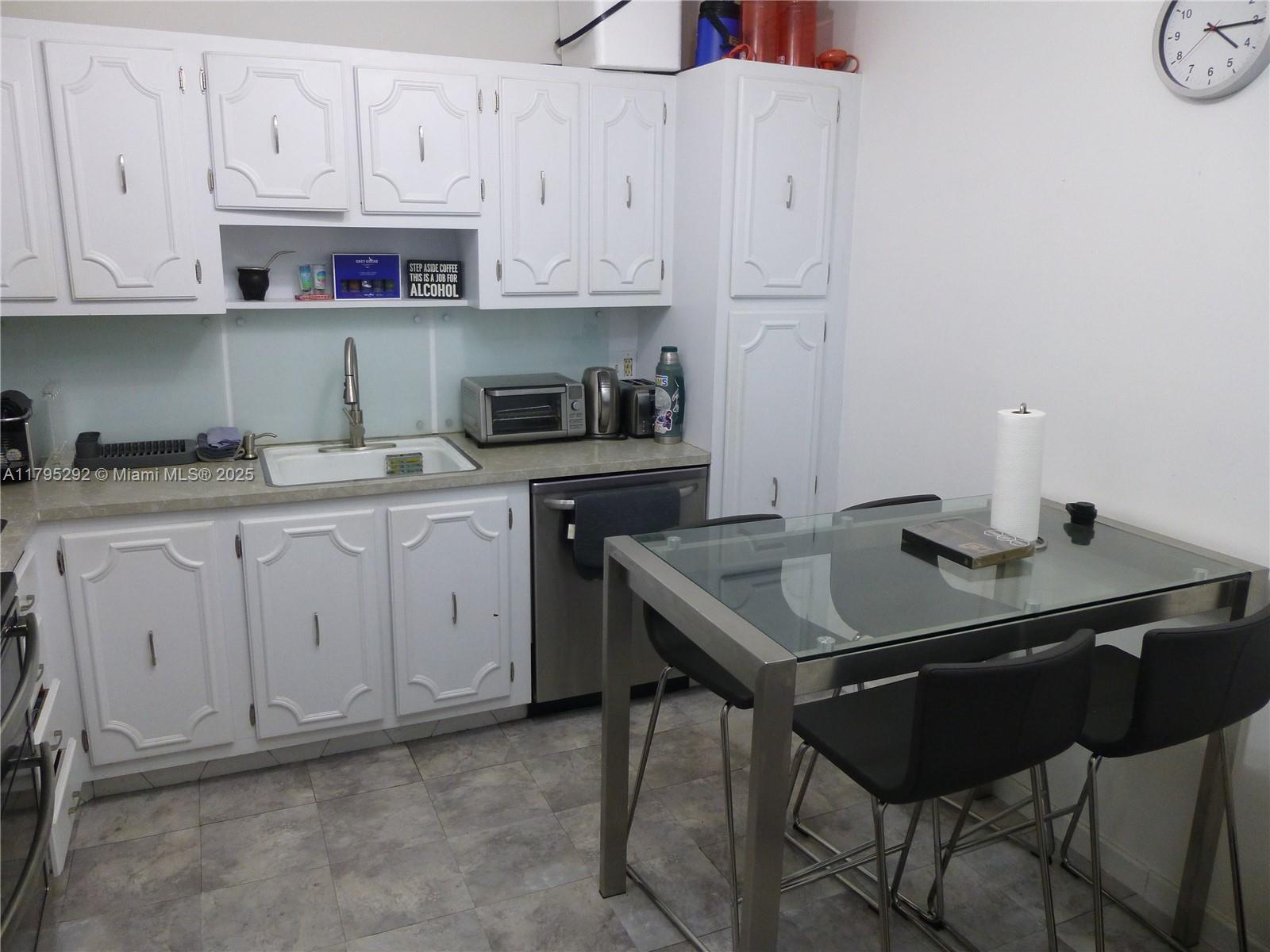 ADMIRALS PORT CONDO WEST - Residential