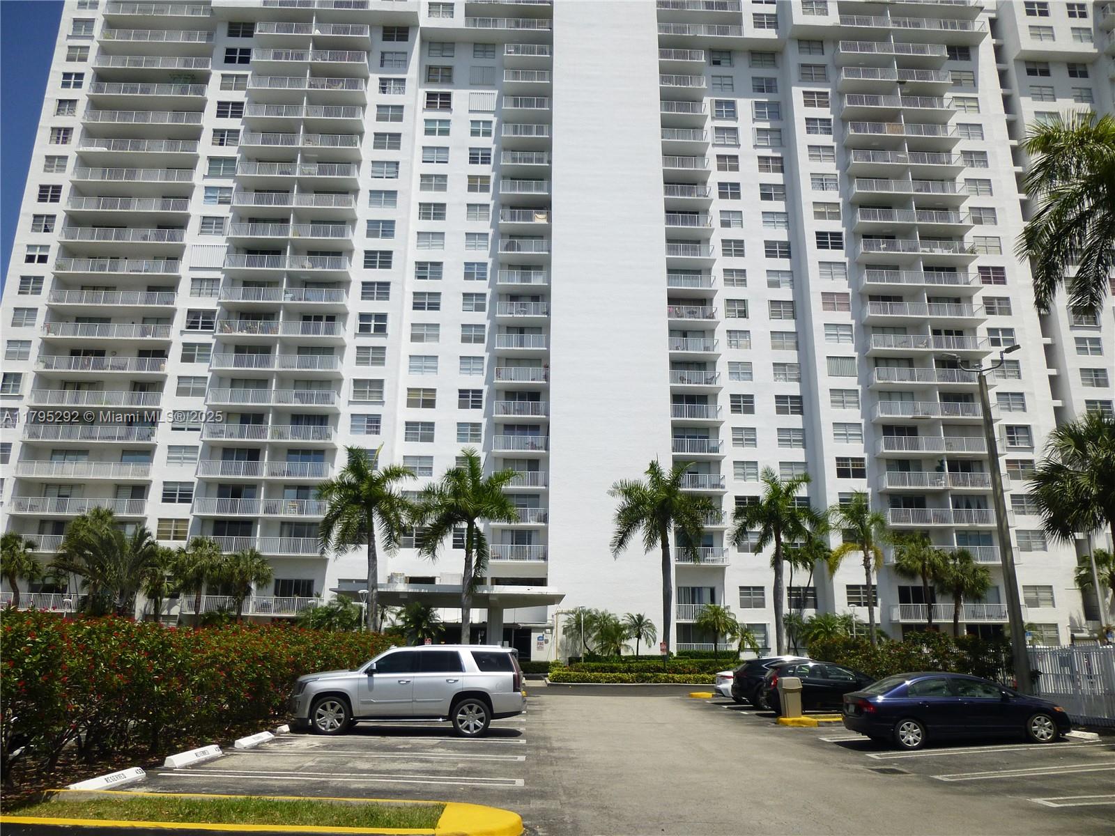ADMIRALS PORT CONDO WEST - Residential