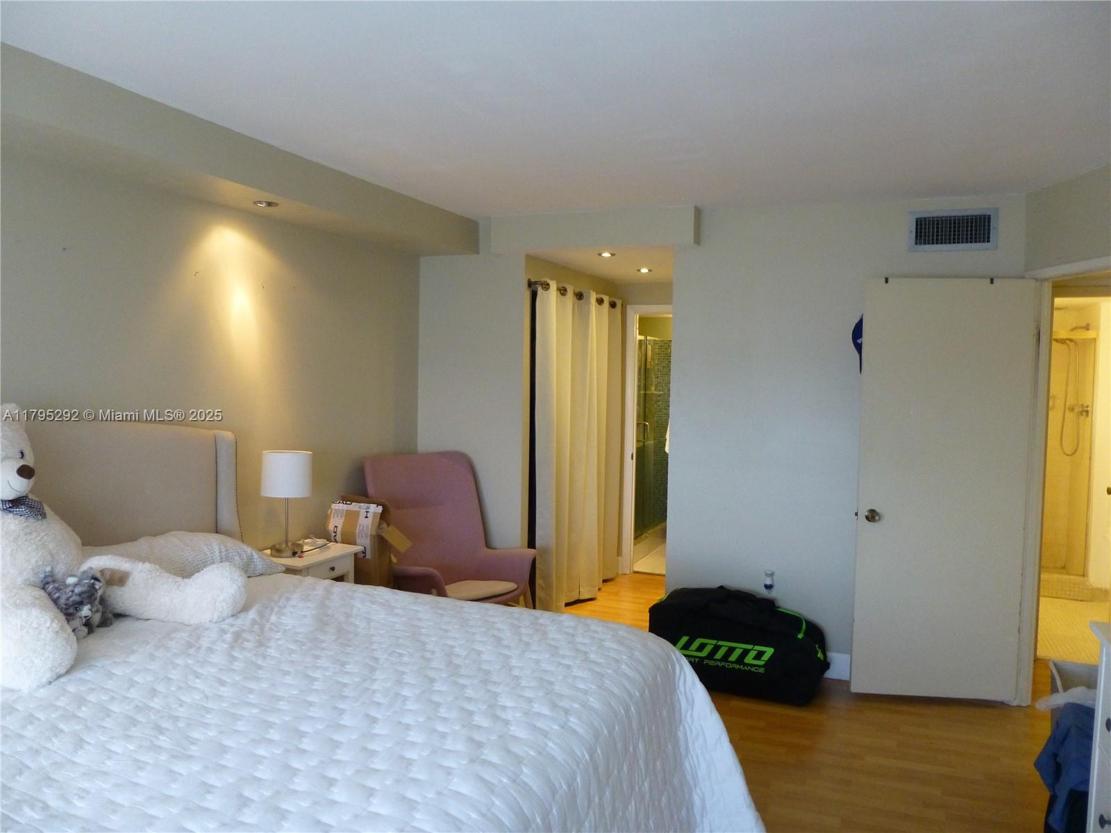 ADMIRALS PORT CONDO WEST - Residential