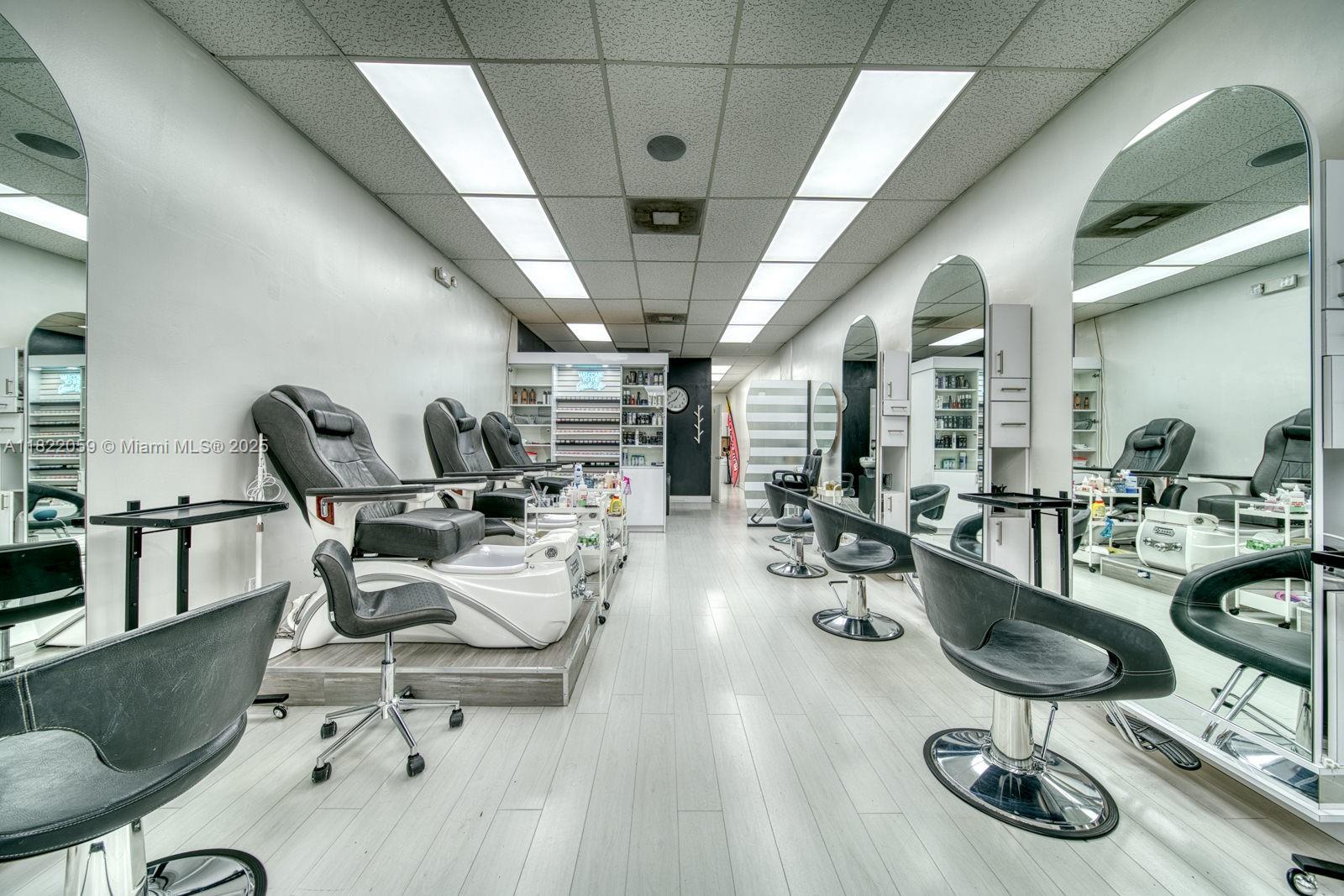 Full Service Beauty Salon On 8th Street