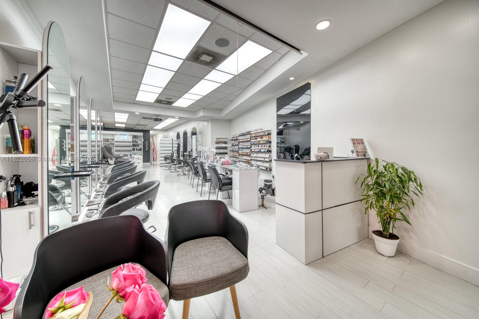 Full Service Beauty Salon On 8th Street