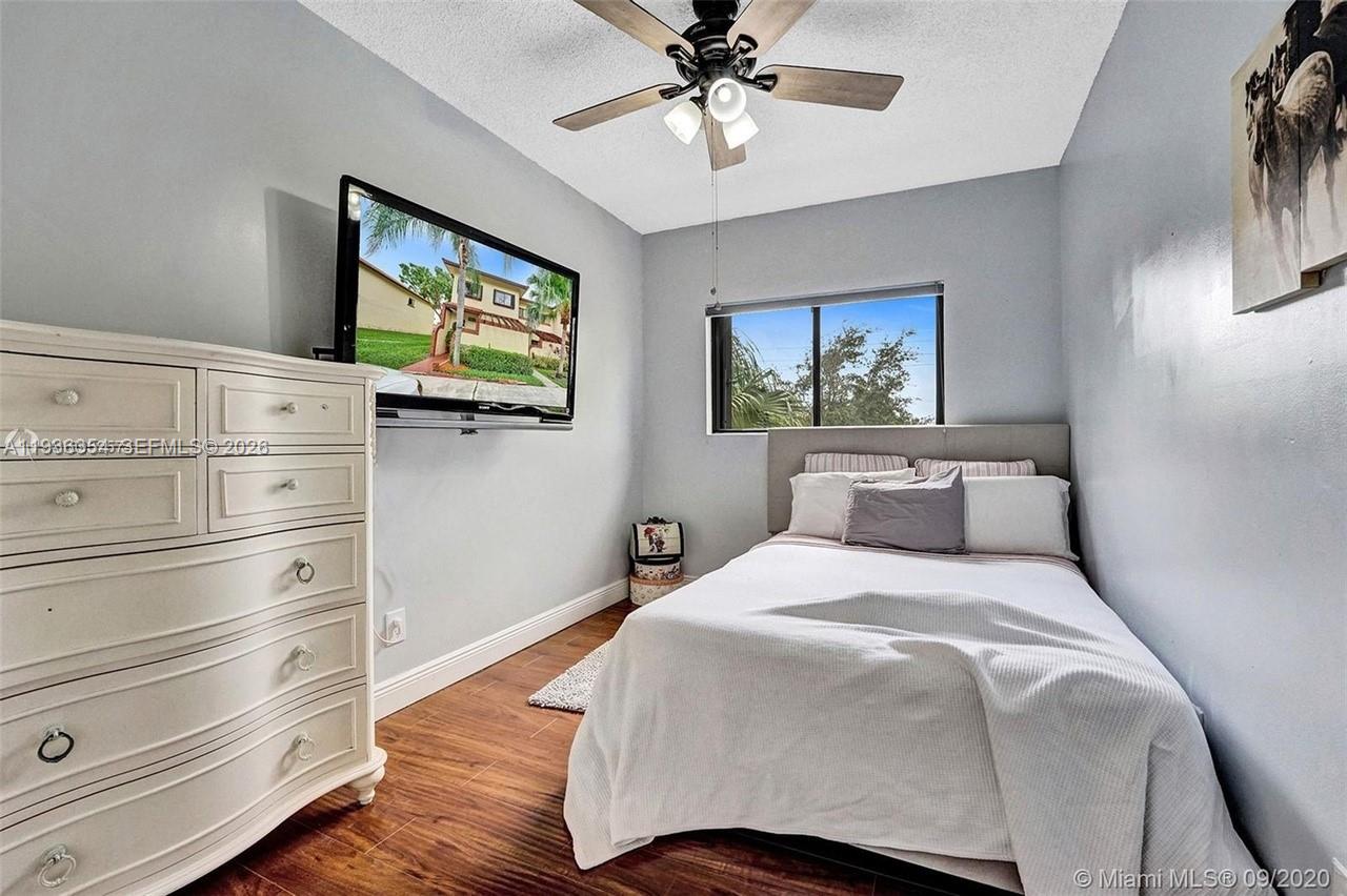 SPRINGTREE LAKES - Residential