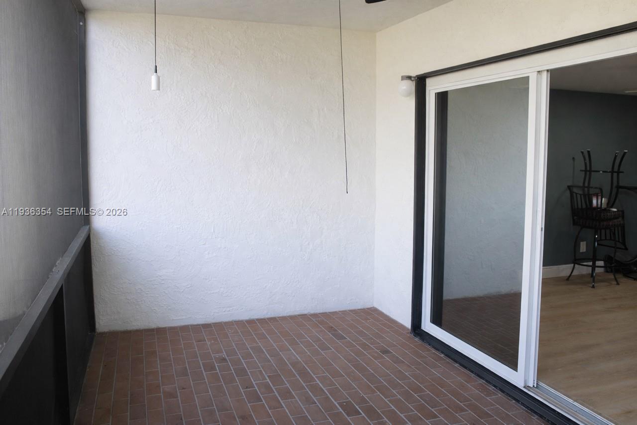 SPRINGTREE LAKES - Residential