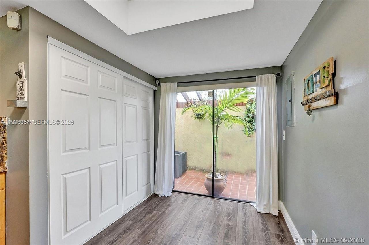 SPRINGTREE LAKES - Residential