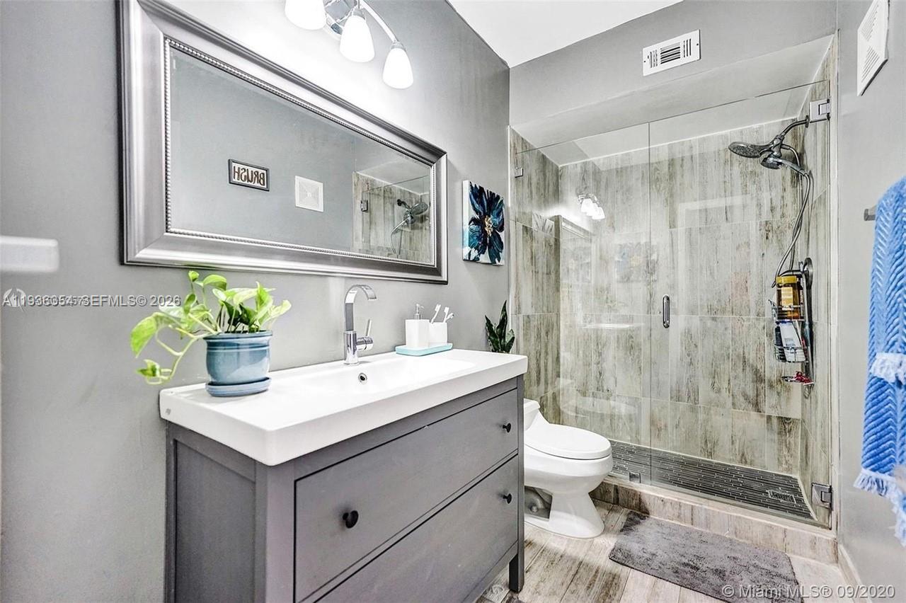 SPRINGTREE LAKES - Residential