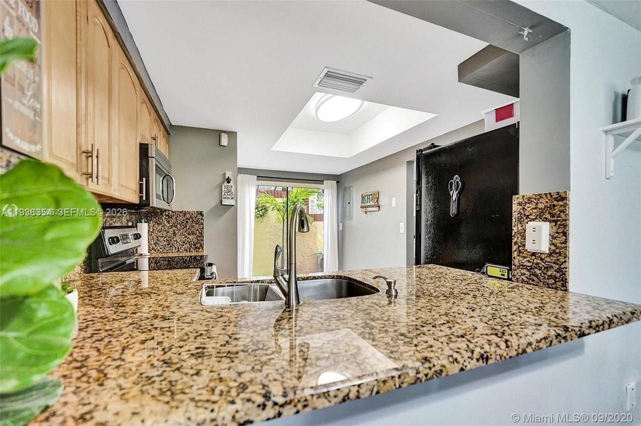 SPRINGTREE LAKES - Residential