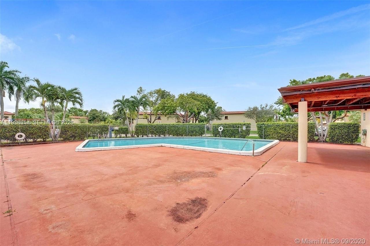 SPRINGTREE LAKES - Residential