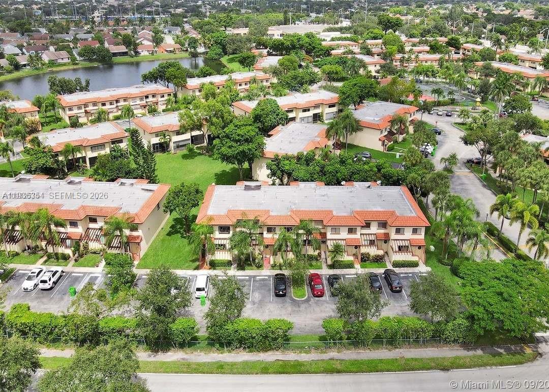 SPRINGTREE LAKES - Residential